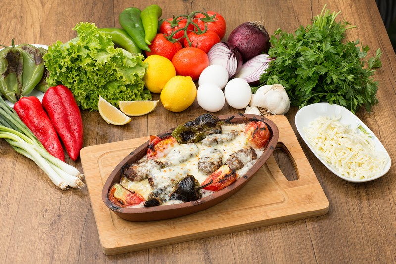 Kiremitte Köfte Kaşarlı